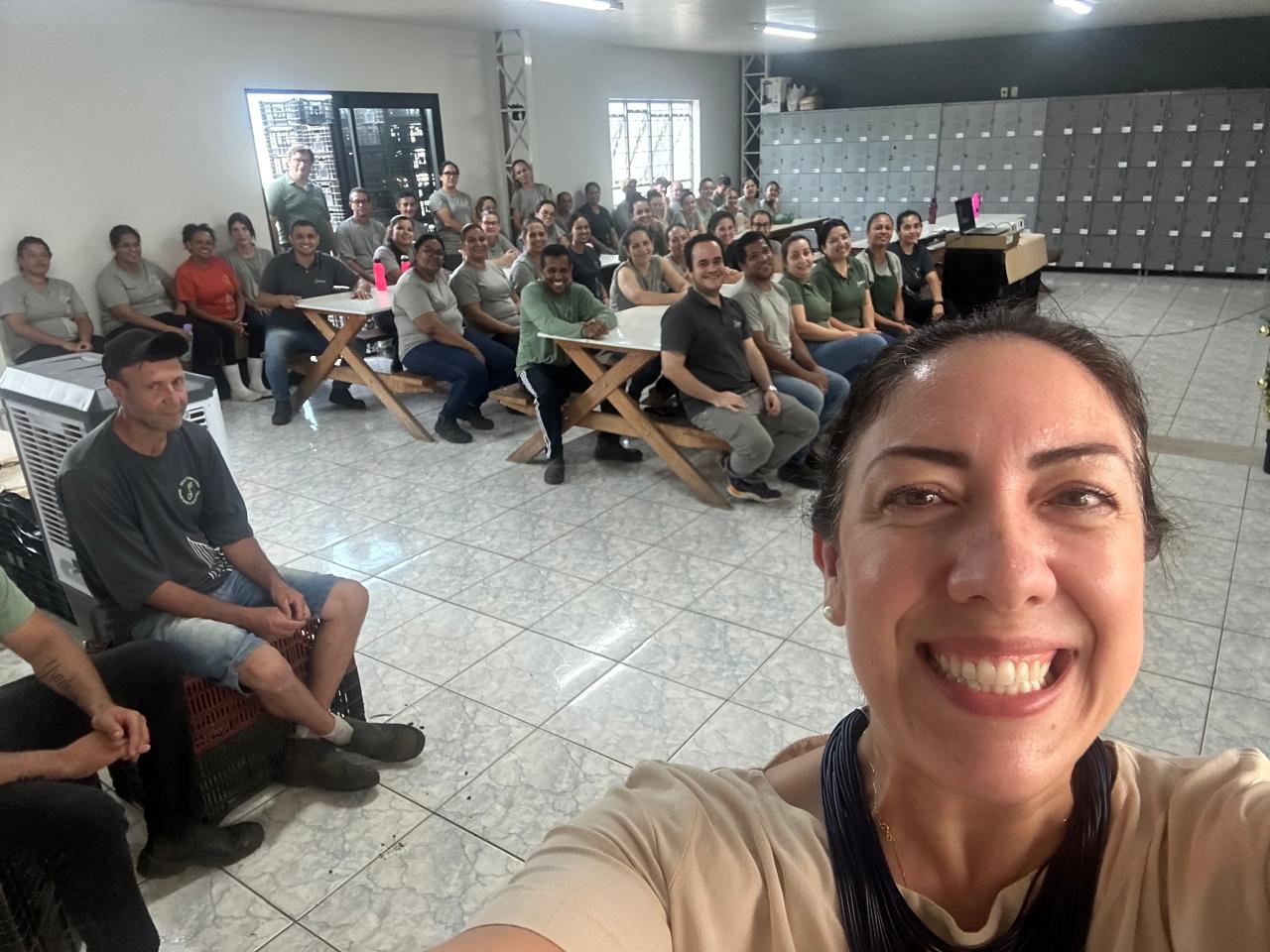 Natalia Pecoral com público em treinamento