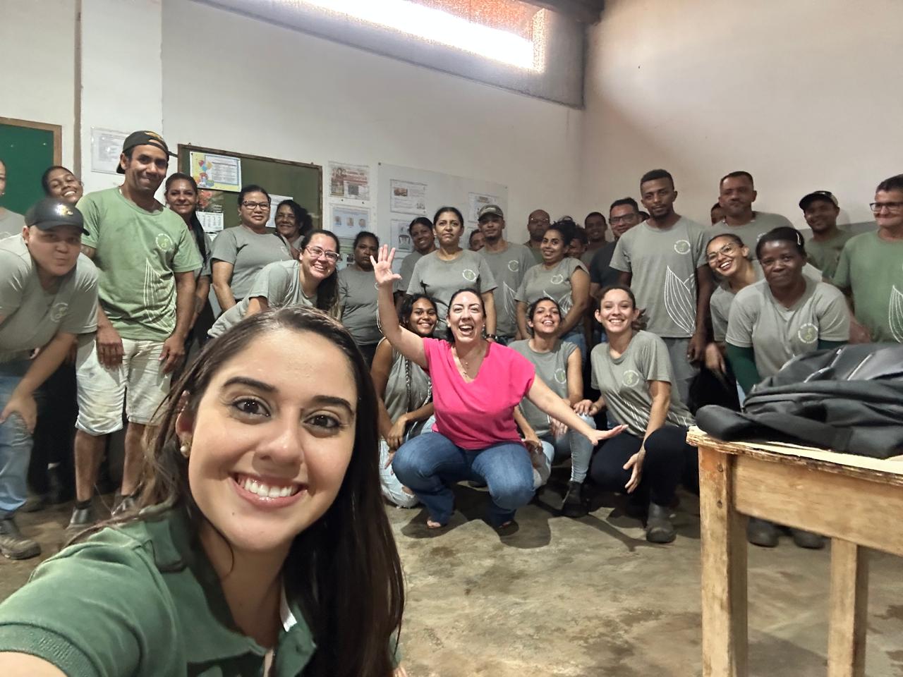 Natalia Pecoral em palestra corporativa